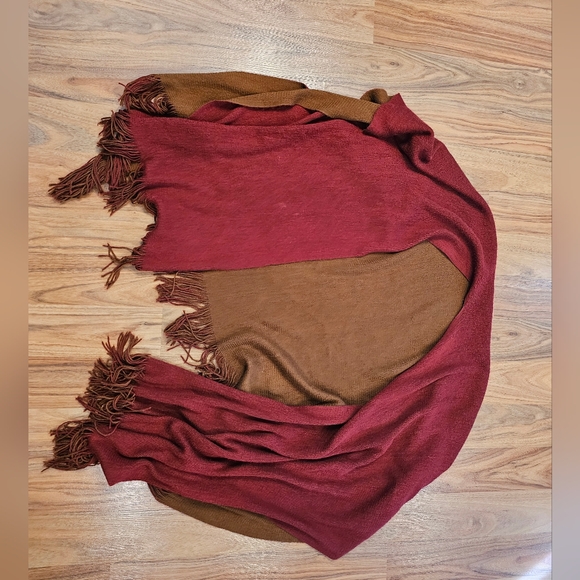 Elegant Brown and Red Women's Sweater - Picture 2 of 9